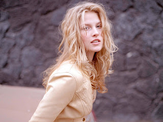 Free non watermarked wallpapers of Ali Larter at Fullwalls.blogspot.com