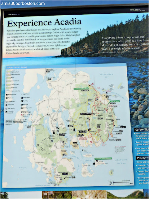 Cartel con el Mapa del Parque Nacional Acadia en Maine