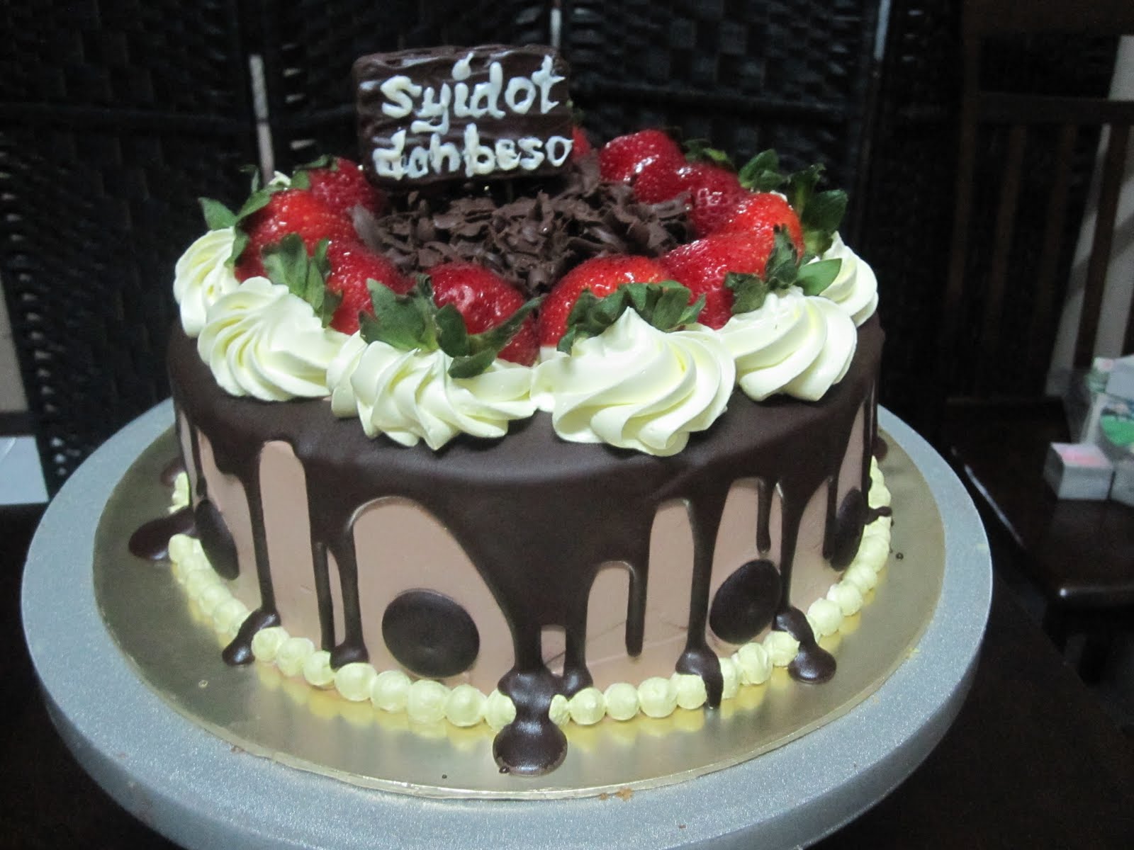 SALMAABAS IN THE KITCHEN: Chocolate Strawberry Cake
