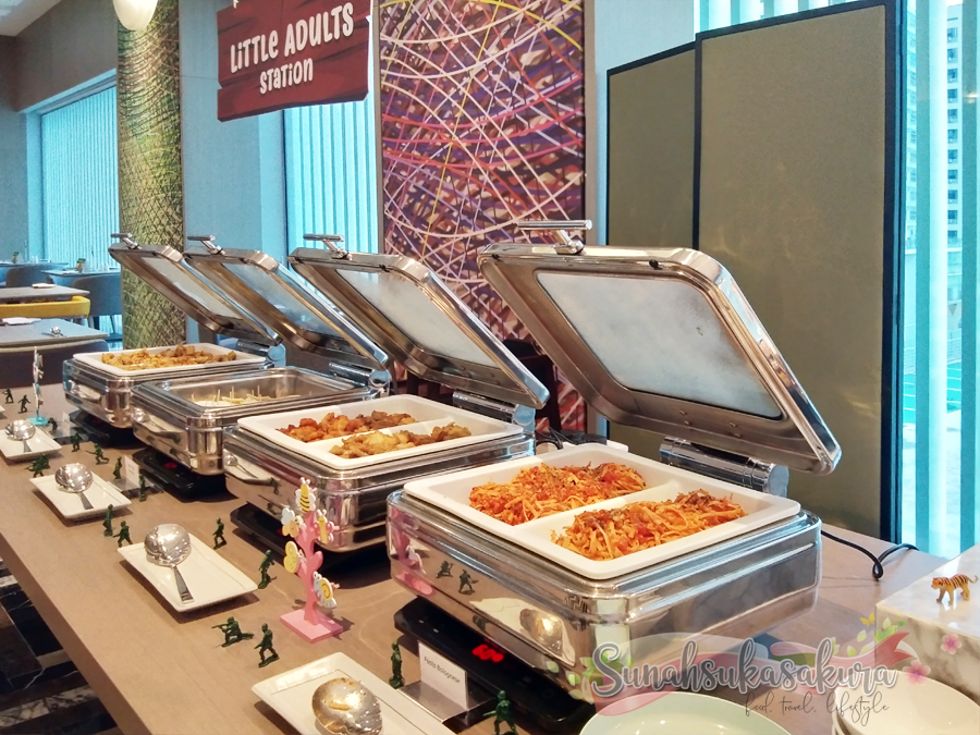 Family Friday Buffet Dinner di Holiday Inn Johor Bahru City Centre Berbaloi-baloi dengan Harganya