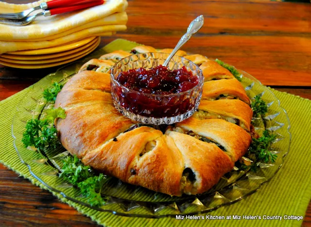 Cranberry Turkey Ring at Miz Helen's Country Cottage