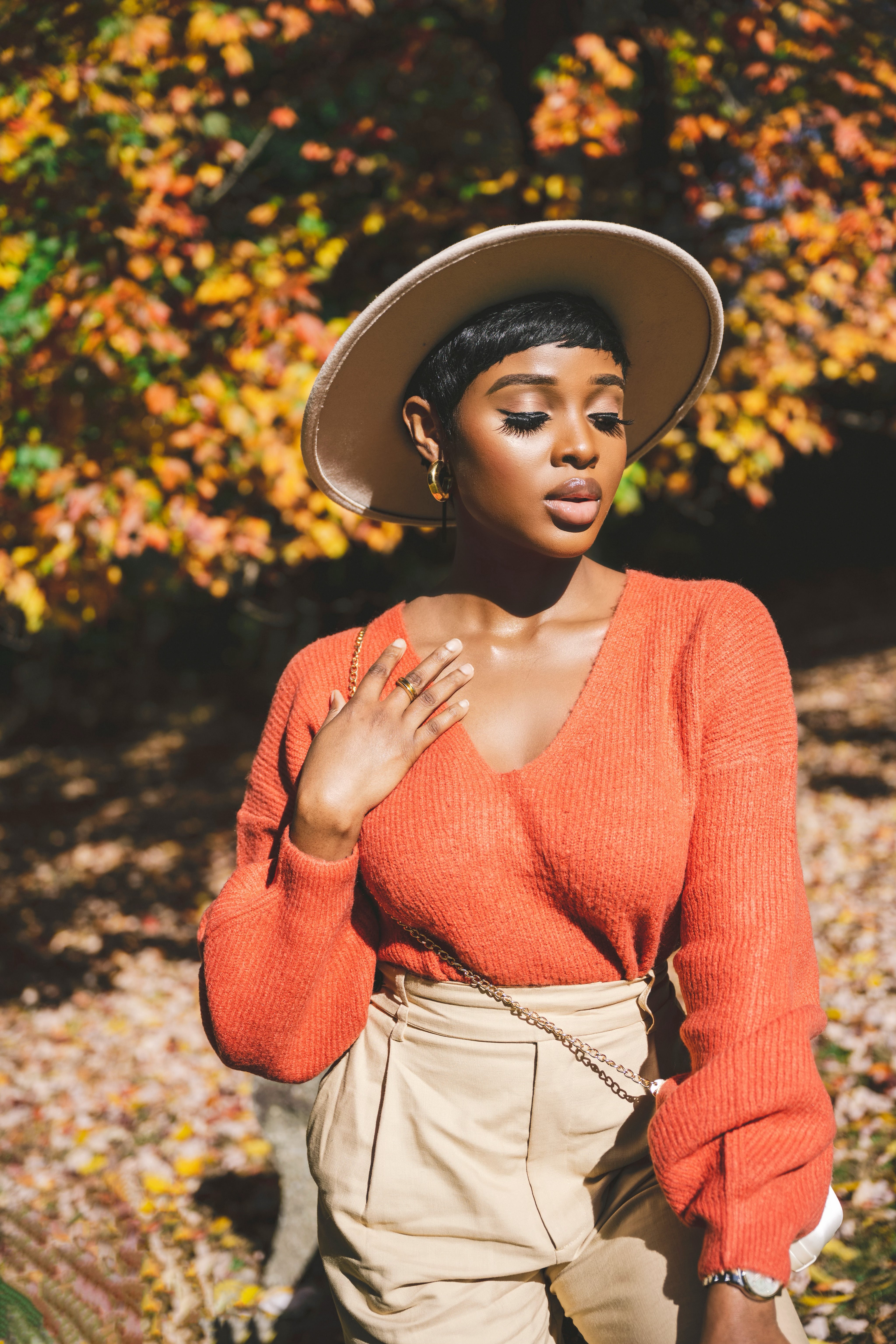 How to style a sweater in autumn