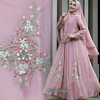  ini ialah pakaian yang terkenal dikalangan para perempuan cukup umur dimana  √44+ Kreasi Model Baju Muslim Bordir Modern Terbaru 2022