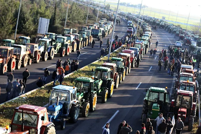 ΔΕΛΤΙΟ ΤΥΠΟΥ ΠΑΝΕΛΛΑΔΙΚΗΣ ΕΠΙΤΡΟΠΗΣ ΜΠΛΟΚΩΝ