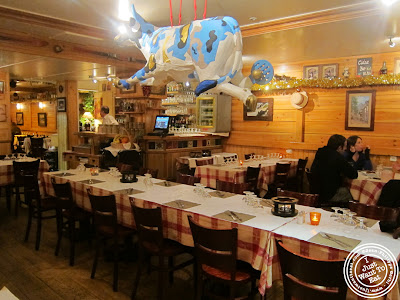 Image of the Dining room of L'assiette aux deux fromages in Paris, France