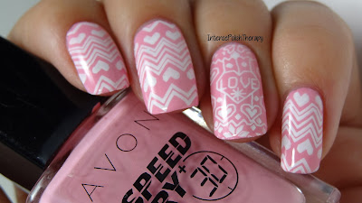 Girly Christmas Sweater Nail Art