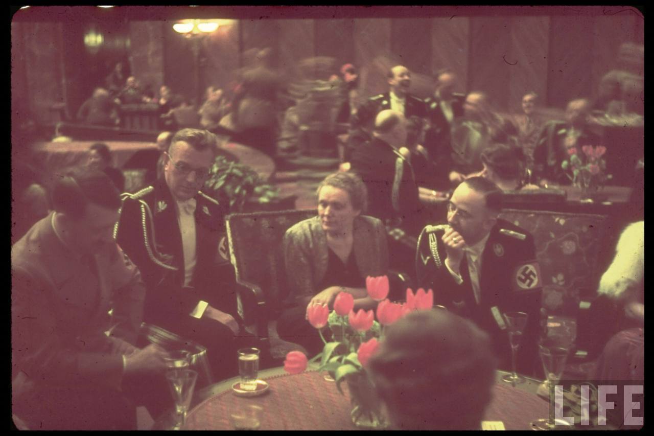 [Party+reception+at+Führerbau+25.2.39.+Adolf+Hitler,+Arthur+Seyss-Inquart,+Gudrun+&+Heinrich+Himmler.jpeg]