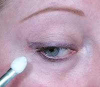 apply white eyeshadow over eyeliner
