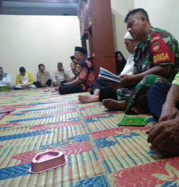 KodimKaranganyar - Koptu Setyo Nur Hadiri Tahlillan Kirim Do'a Tujuh Hari Salah Satu Warga Binaanya