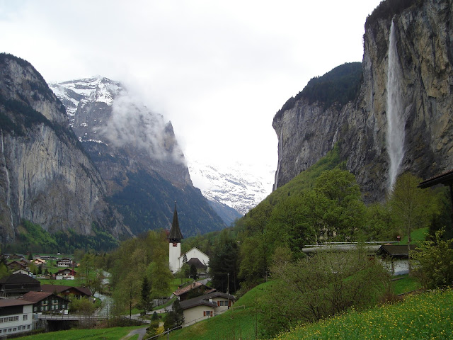 Vista maravilhosa de Lauterbrunnen, Suíça