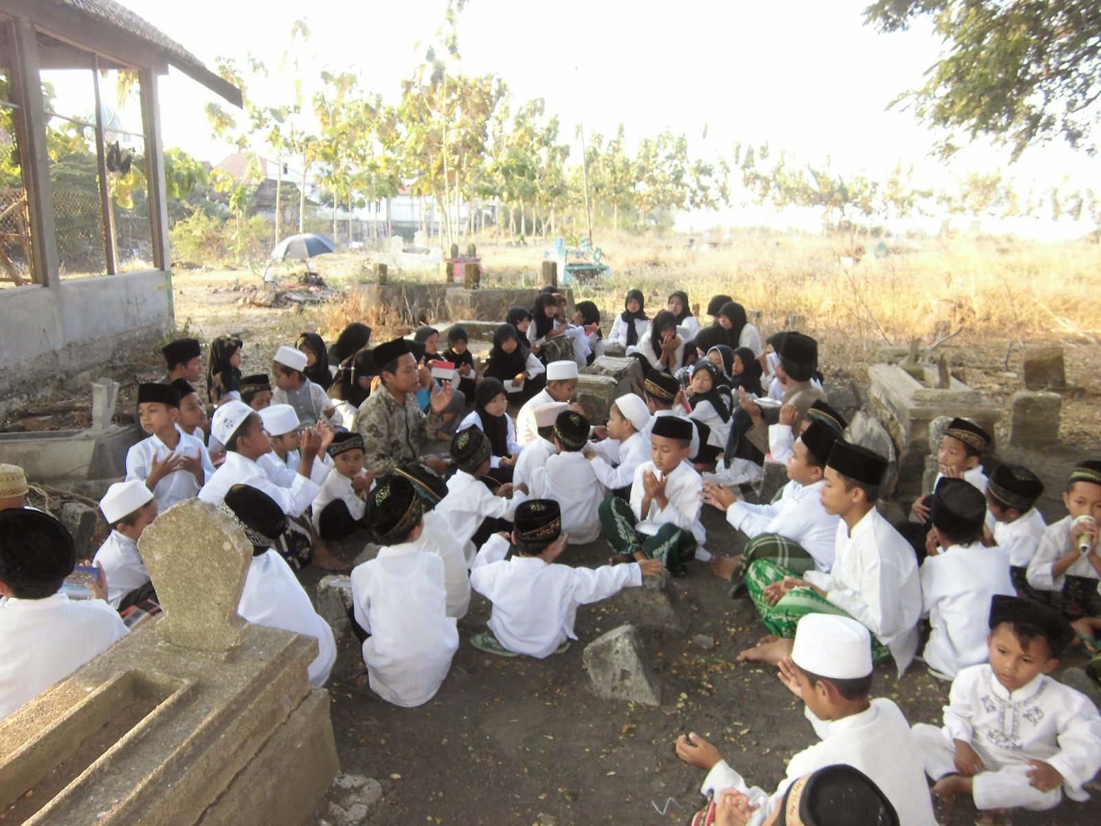 TPQ MDA NAHRUL ULUM Jabung Ziarah Makam Desa Tiap Jumat Wage