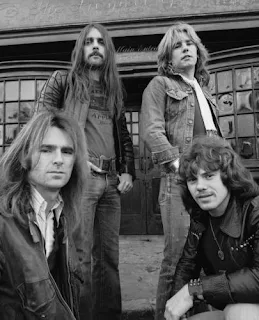 La banda británica STATUS QUO en 1975