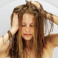 As extremidades rachadas são o tipo mais fácil de danificar o cabelo para controlar.