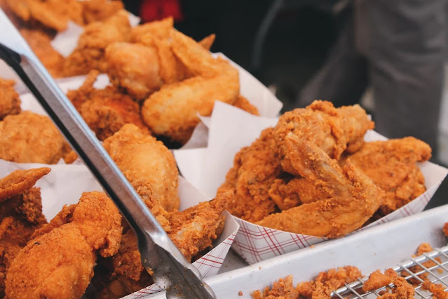 The Fascinating History of Fried Chicken: From Home Kitchens to Global Delight