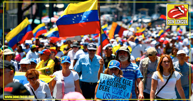 Guaidó llena la calle de gente, pero la idea de ir a Miraflores se desvanece