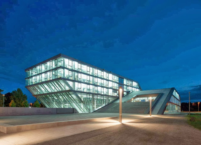 02-Hahn-Kolb-Headquarters-by-Sigrid-Hintersteininger-architects