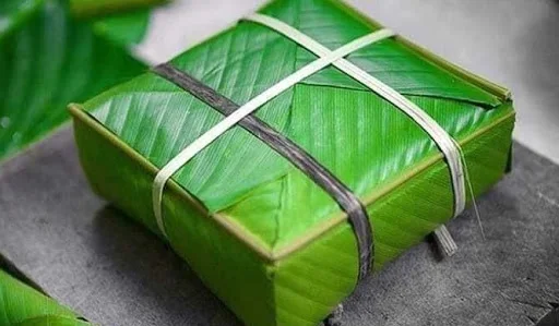 Banana Leaves as Natural Packaging to Reduce Plastic