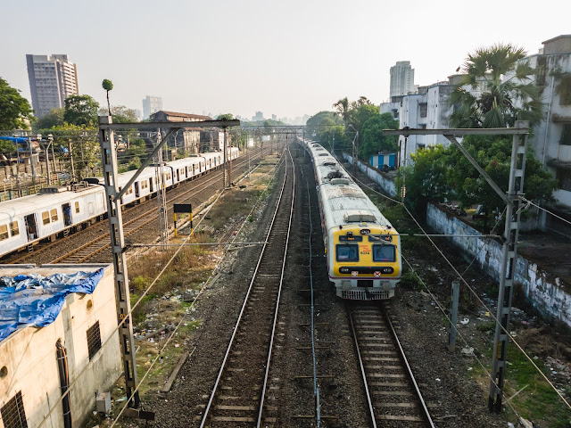 Mumbai-local-train