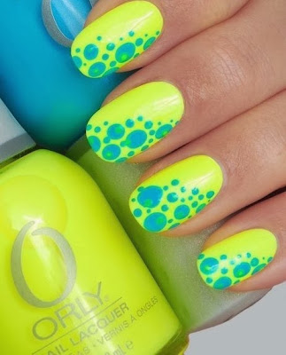 Yellow and Blue, A Great nail art design!