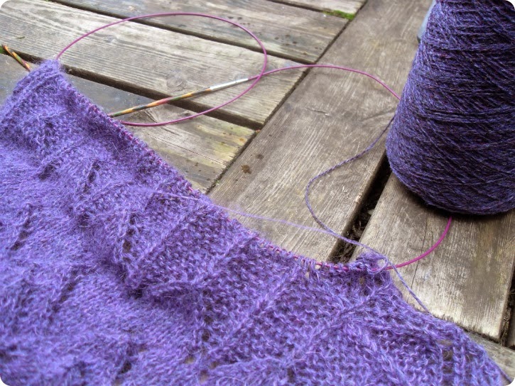 Follow your Arrow - Ysolda Teague mystery shawl 2014 - Clue #5