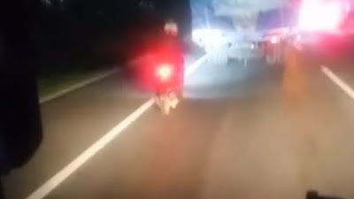 Tanpa Beban, Viral Pengendara Motor Jalan Nyantai di Tol Jakarta-Cikampek, Sanksi Apa yang Bakal Diterima Pelaku?