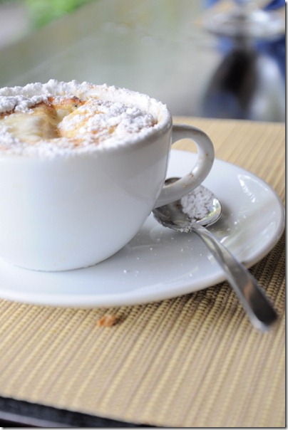 soufflè alla banana, con salsa alla vaniglia