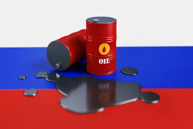 بوليتيكو: الولايات المتحدة ترفض دعوات لخفض سقف أسعار النفط الروسي