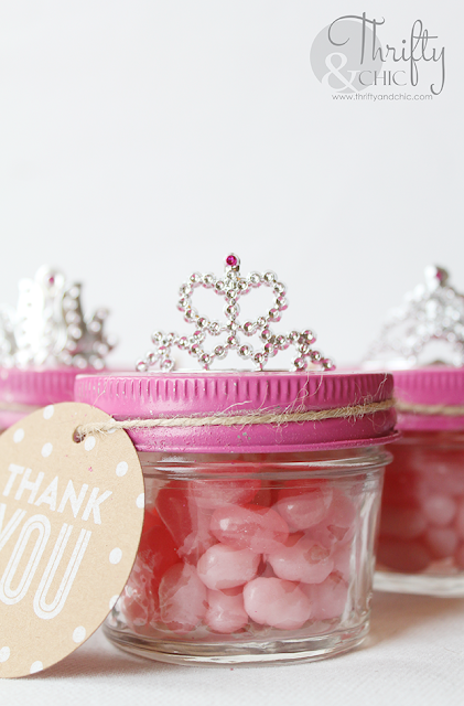 DIY princess birthday party decor and decorating ideas. Cute princess birthday party favors