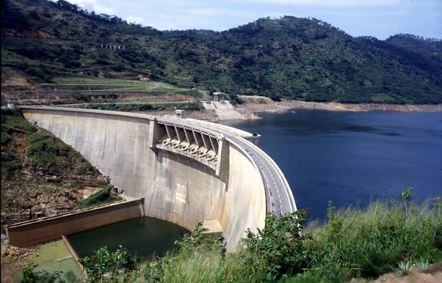 Victoria Dam (Sri Lanka)