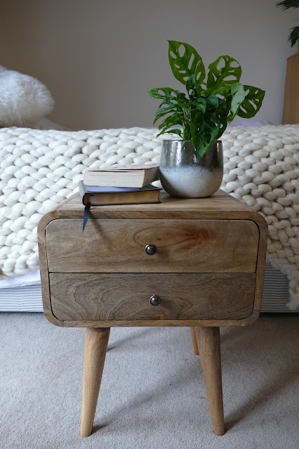 AnisHomes365 review, AnisHomes365 blog review, AnisHomes365 reviews, AnisHomes365 aisy, AnisHomes365 furniture,  Scandinavian Style Bedside Table Nordic, industrial furniture uk