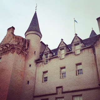 Lord+Frewbe+Presents+Elgin+Scotland+Whisky+Brodie+Castle