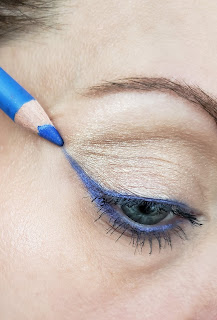 blue eye liner