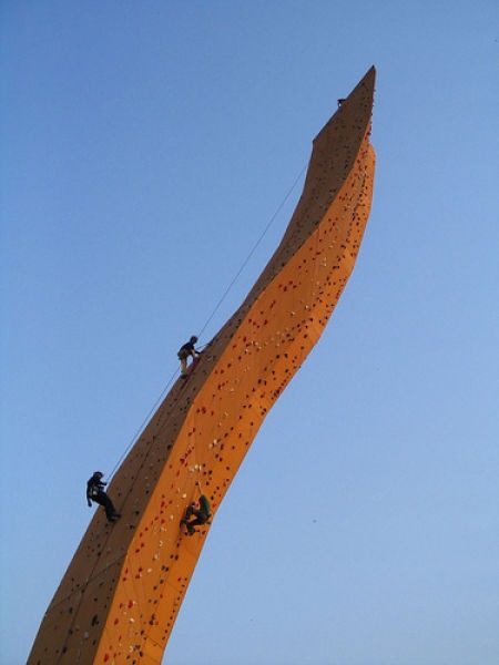 worlds_tallest_climbing_wall_01