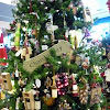 Themed Decorated Christmas Trees - 10 Creative Christmas Tree Themes To Get Inspired By - There are all kinds of signs and decorating items, great selection of items for other holidays too.