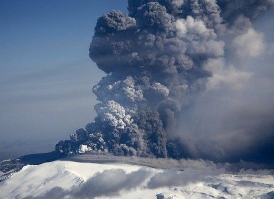 iceland volcano eruption pictures. volcano erupted.