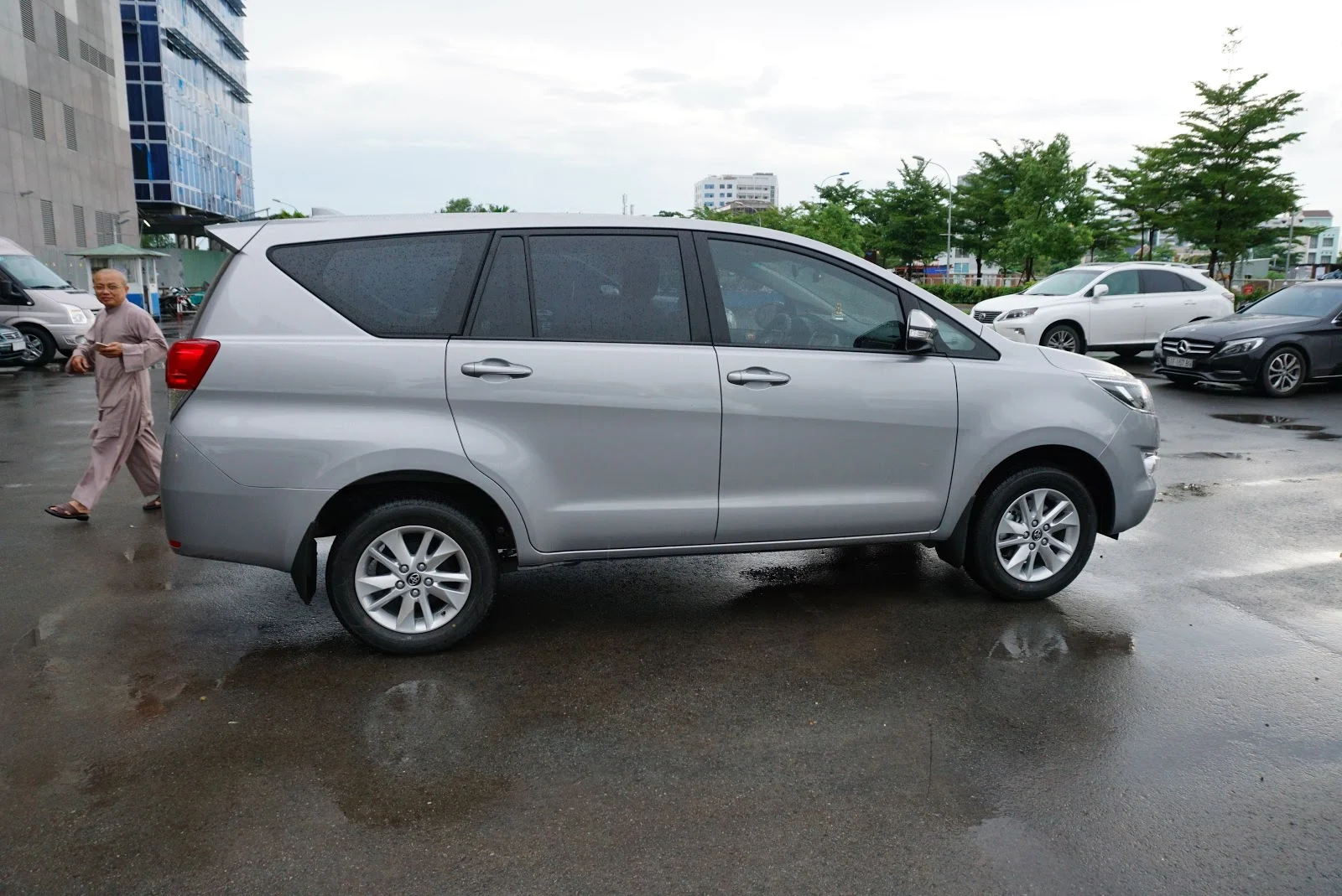 Toyota Innova 2016