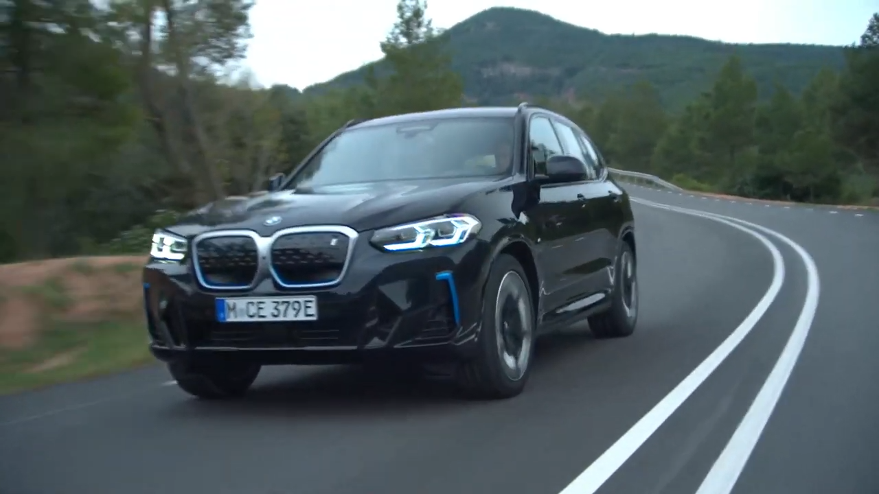 New BMW iX3 2022 Facelift  DRIVING  SOUND