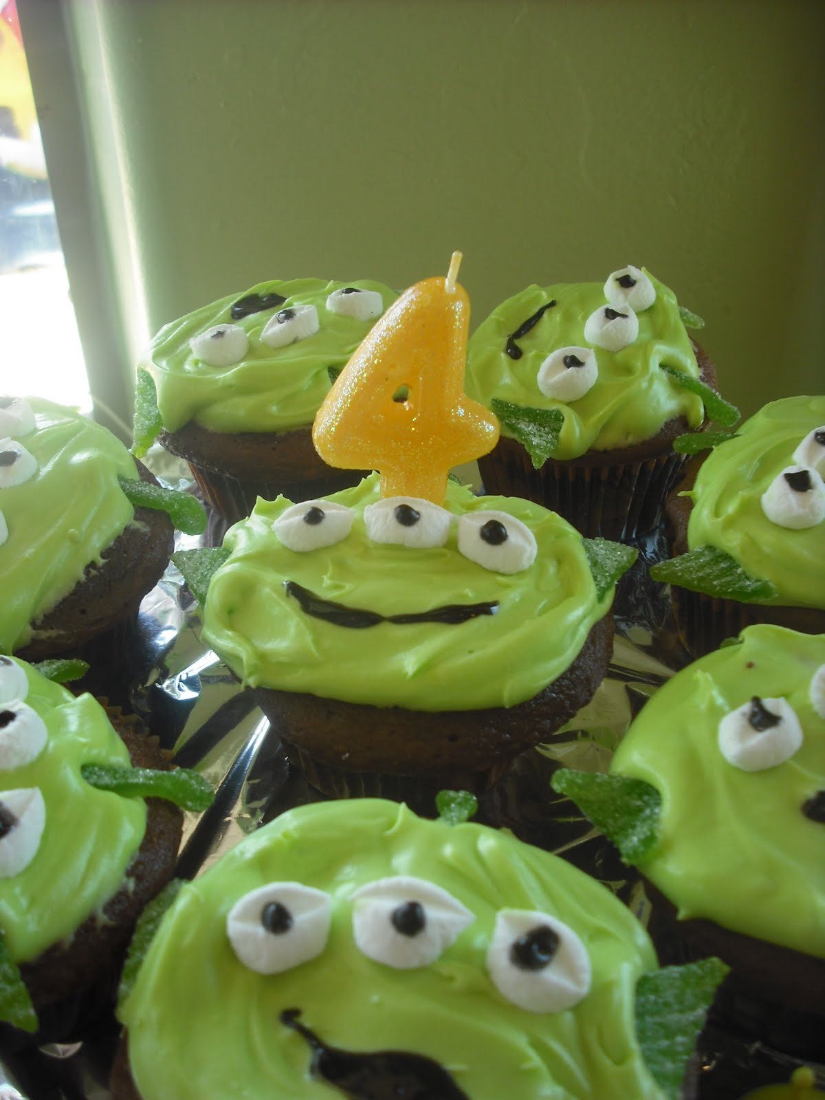 Polka Dots and Recipes Alien Cupcakes