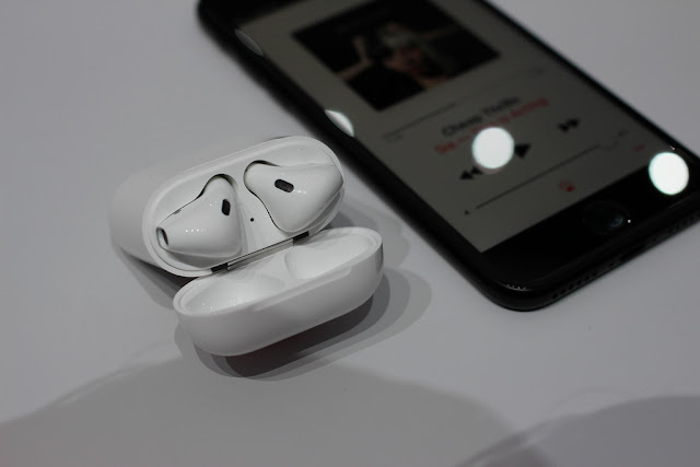 Apple AirPods 2 release date, new design with biometric sensor
