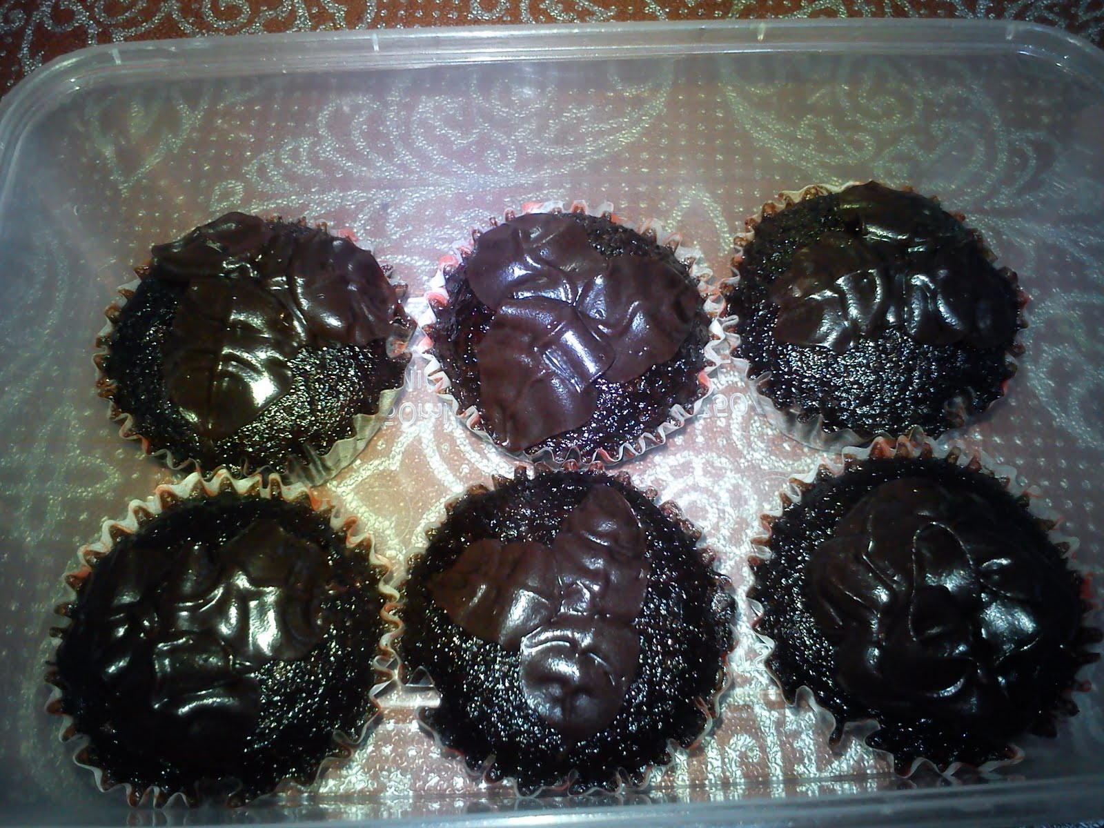 Aneefa's Kitchen: Kek Cawan Choc Moist kukus