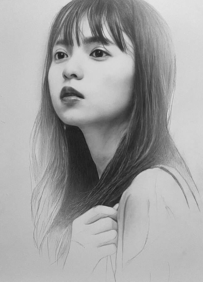 08-Looking-with-interest-Portrait-Drawings-Yuko-Makimura-www-designstack-co