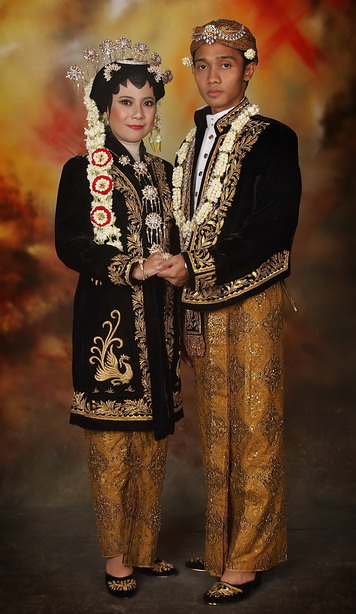 Contoh Foto dan Baju pengantin Adat  Jawa  Album Wedding