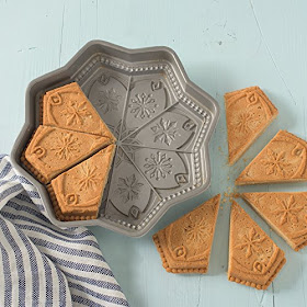 Nordic Ware Sweet Snowflakes Pan