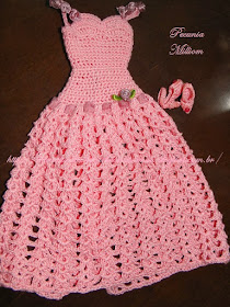 Barbie com Vestido de Festa de Crochê Modelo 2  Criação de Pecunia M. M. 8