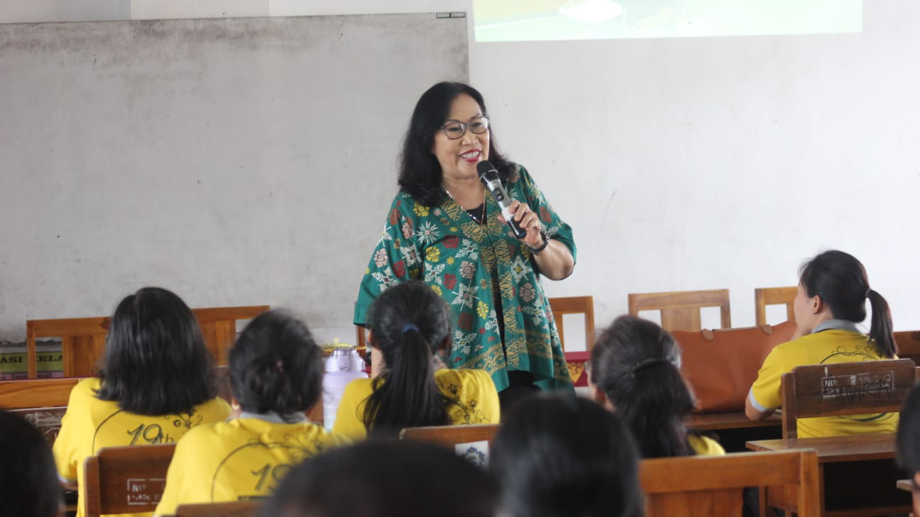 SMK Bali Dewata, Santy Sastra, Santy Sastra Public Speaking
