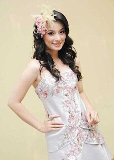 Foto Artis Cantik on Gambar Foto Artis Asmiradah Cantik   Gallery Photo Asmirada Very