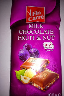 Fin Carre - Milk Chocolate Fruit&Nut  Czekolada mleczna z rodzynkami i orzechami laskowymi