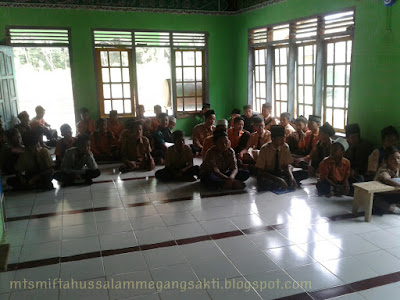 Pemenang Lomba Hadroh Acara class meeting Mts Miftahussalam