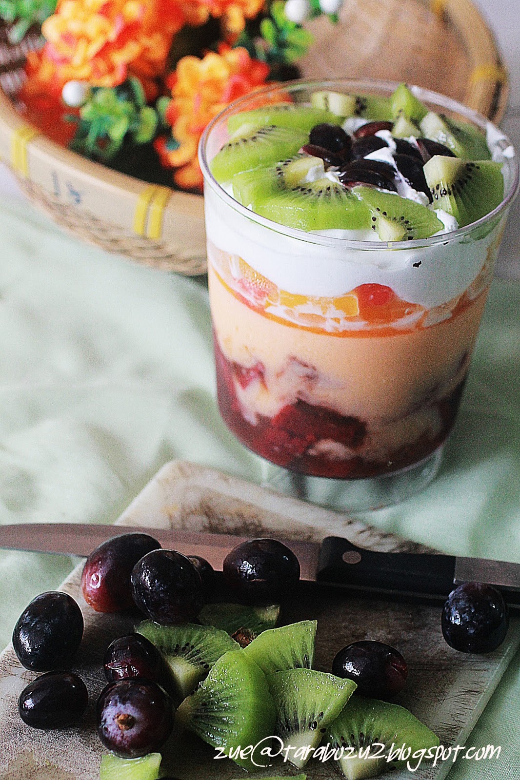 TRIFFLE DADIH WITH FRUITS COKTAIL  AIR TANGAN ZUHAIDA