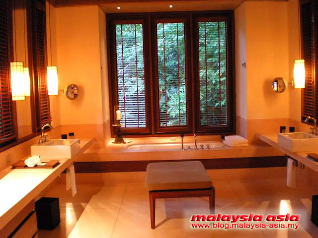 Bathroom of Datai Villa